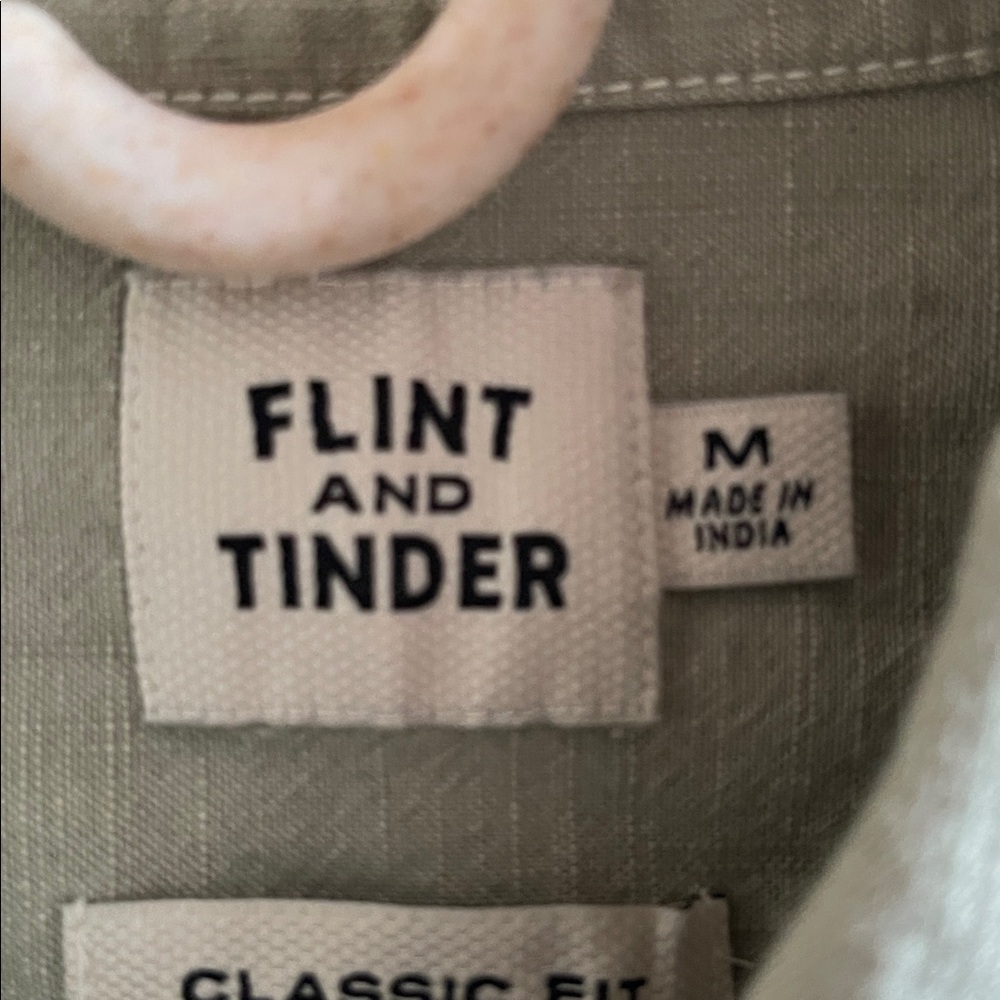 Flint and Tinder chambray utility shirt - Picture 3 of 8